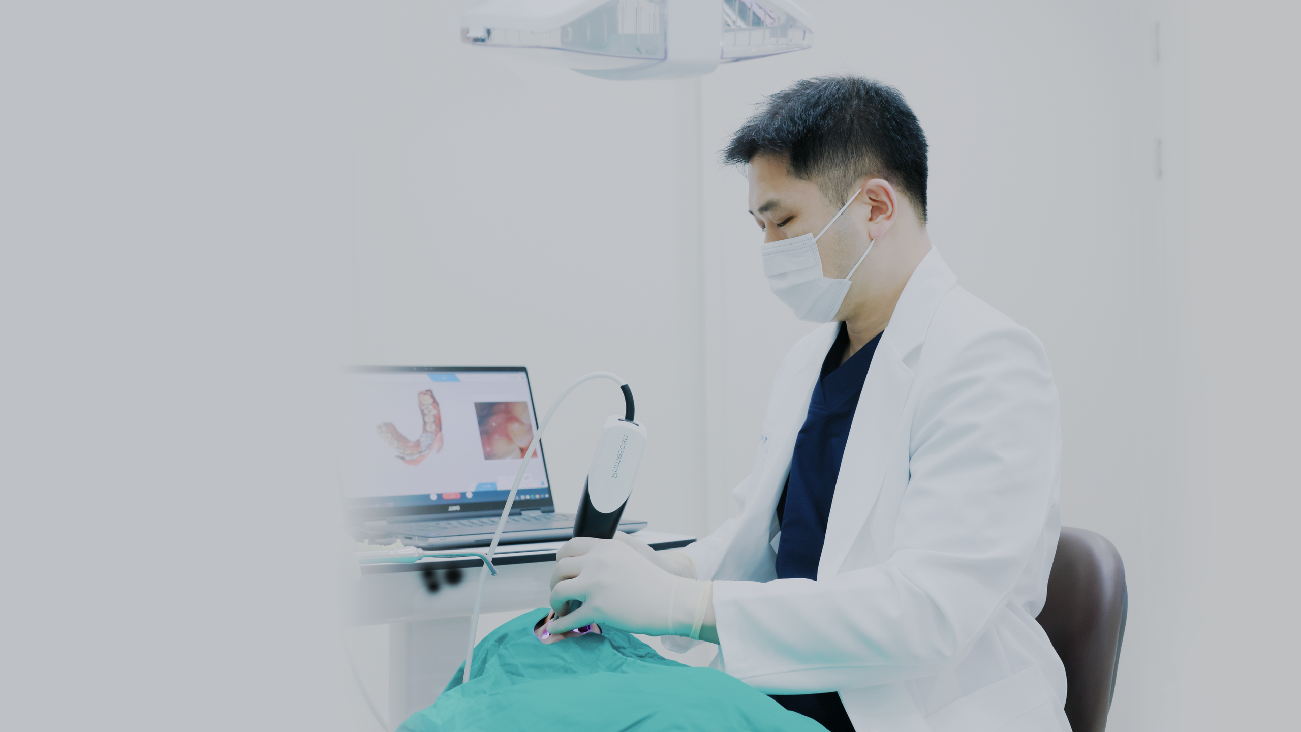 20,000례 이상의 임플란트 수술